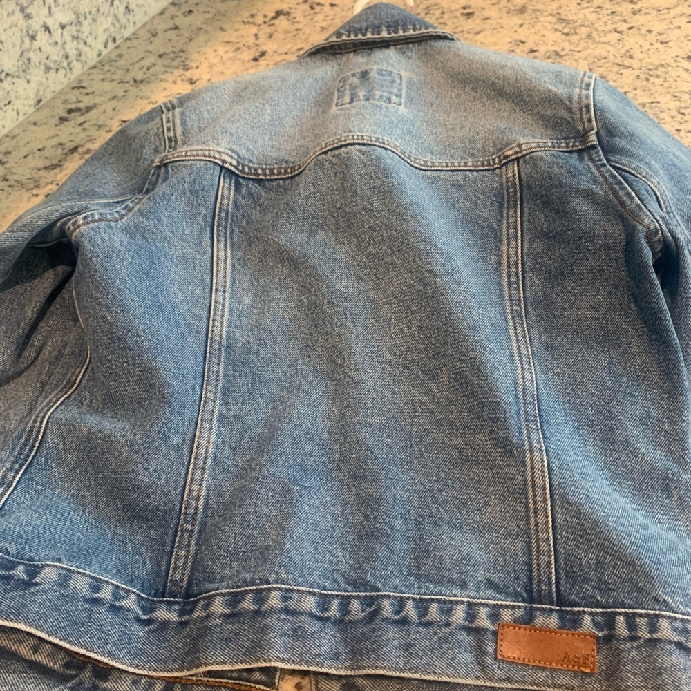 A&F Jean Jacket - Picture 8 of 9